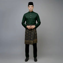 Load image into Gallery viewer, BAJU MELAYU LANANG C/M TRADITIONAL PESAK EMERALD GREEN BY JAKEL
