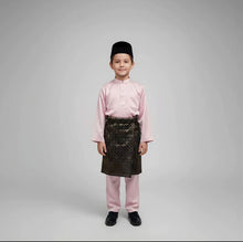 Load image into Gallery viewer, KIDS BAJU MELAYU UPIN &amp; IPIN LANANG DUSTY PINK BY JAKEL
